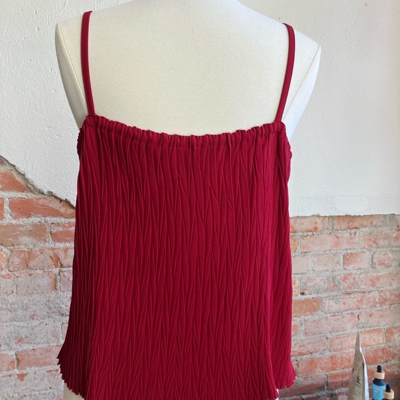 NB Red Lace Tank SIZE XL - Picture 5 of 7